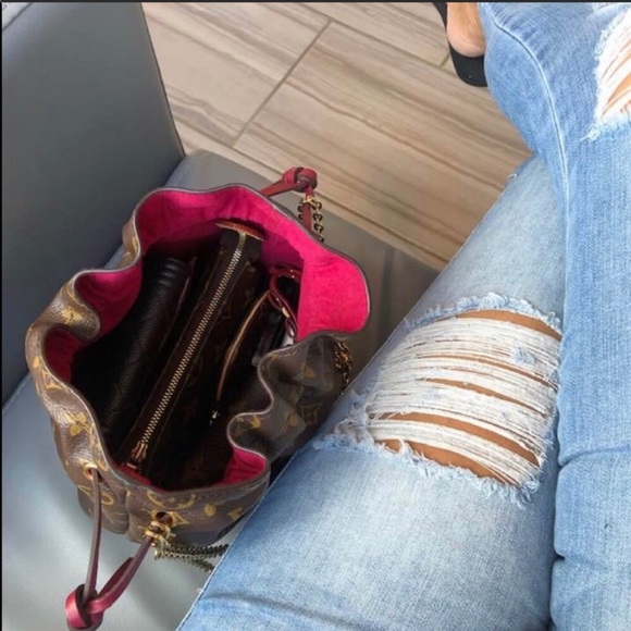 💕💬 LOUIS VUITTON NOÉ POUCH ✨ - Picture 11 of 11